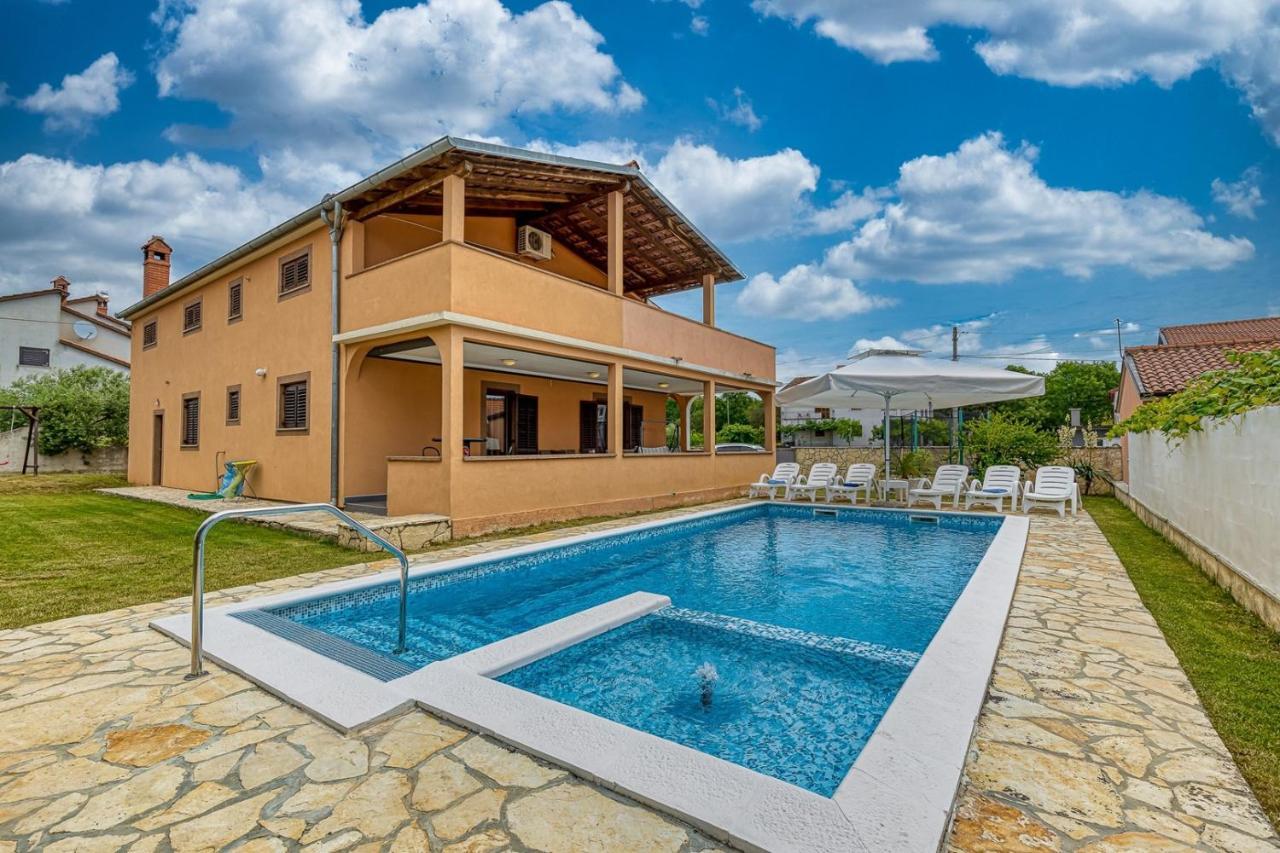 Appartamento Emanuela With Private Pool Loborika Esterno foto