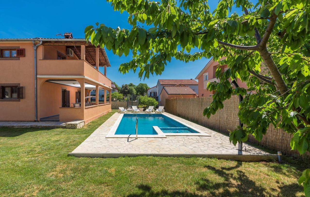 Appartamento Emanuela With Private Pool Loborika Esterno foto
